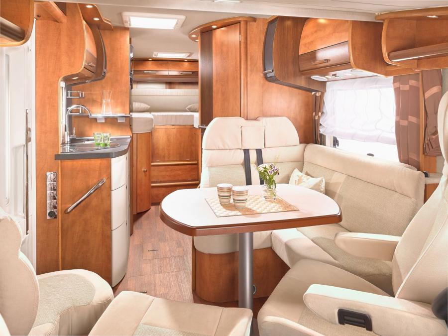 Интерьер Carthago C-Tourer I 2011 года  (фото 12 из 16)